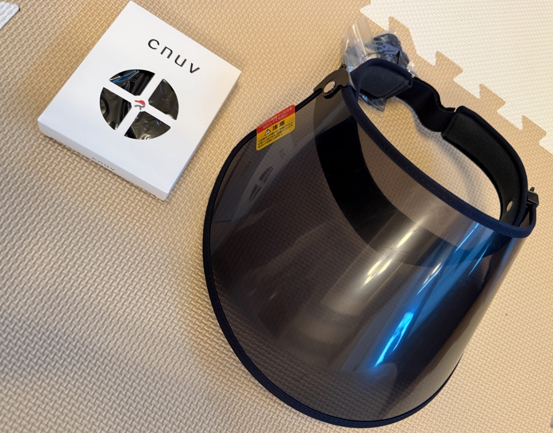 光老化とは紫外線による肌の老化。シワ・シミ・たるみ、さらには皮膚がんの原因になるため、日焼け止めや帽子、サンバイザーなどで予防することが大切です。